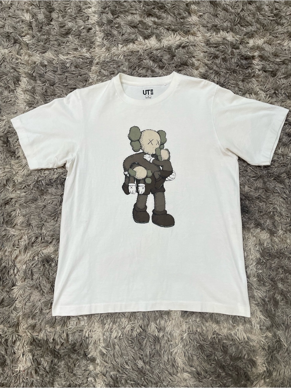 Uniqlo UT Kaws Clean Slate T-Shirt Size S White Graphic Cotton